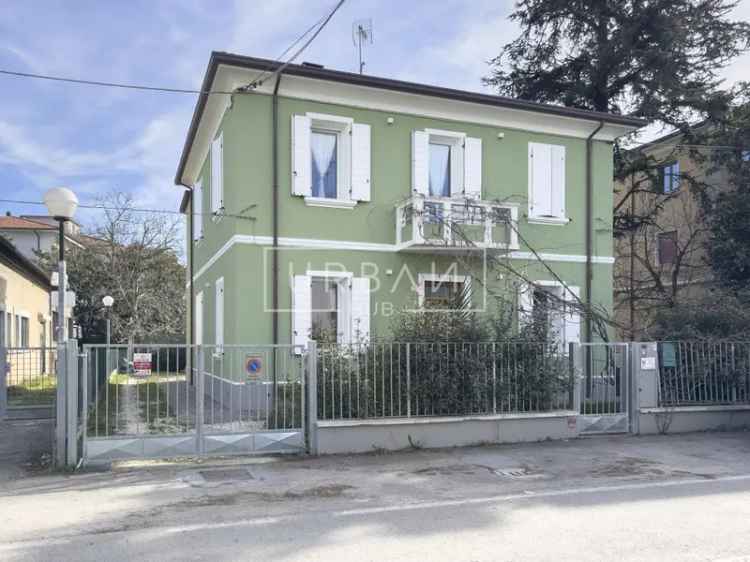 Villa in Via Isonzo, Forlì, 7 locali, 2 bagni, giardino privato