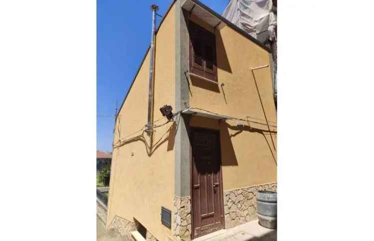 Casa indipendente in vendita a Cerda, Piazza Ilardi Dottor 21