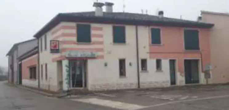 MONOLOCALE CON GARAGE E POSTO AUTO