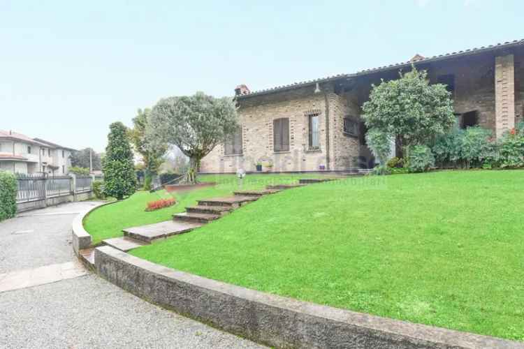 Villa in VIA MEUCCI, Cabiate, 4 locali, 2 bagni, giardino privato