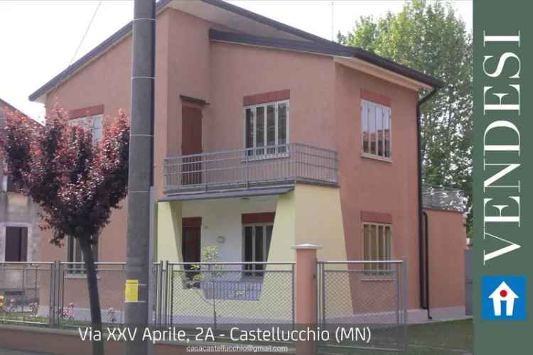 Villa unifamiliare via 25 Aprile 2A, Centro, Castellucchio