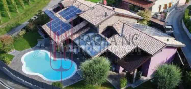 Villa unifamiliare Riviera Giosuè Carducci, Centro, Peschiera del Garda