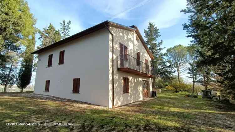 Villa singola in Contrada Colle San Martino, Corridonia, 7 locali