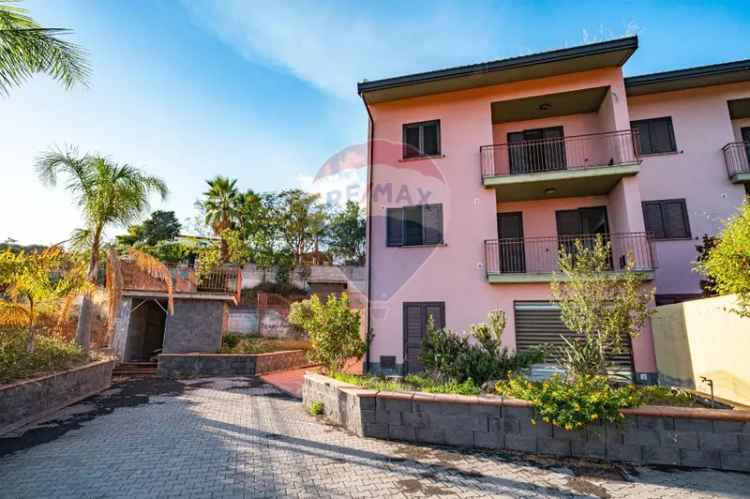 Villa a schiera in Via sciarone, Aci Castello, 6 locali, 3 bagni