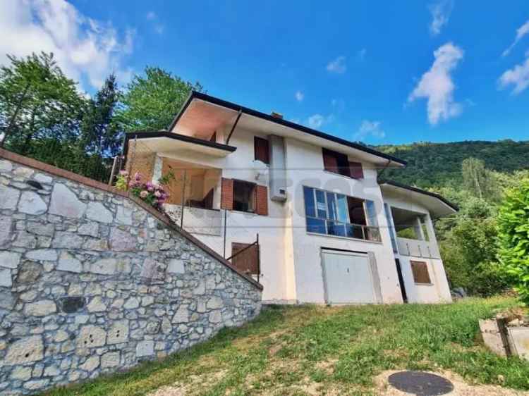 Villa in Vendita a Vicenza di 220 m² con 7 locali