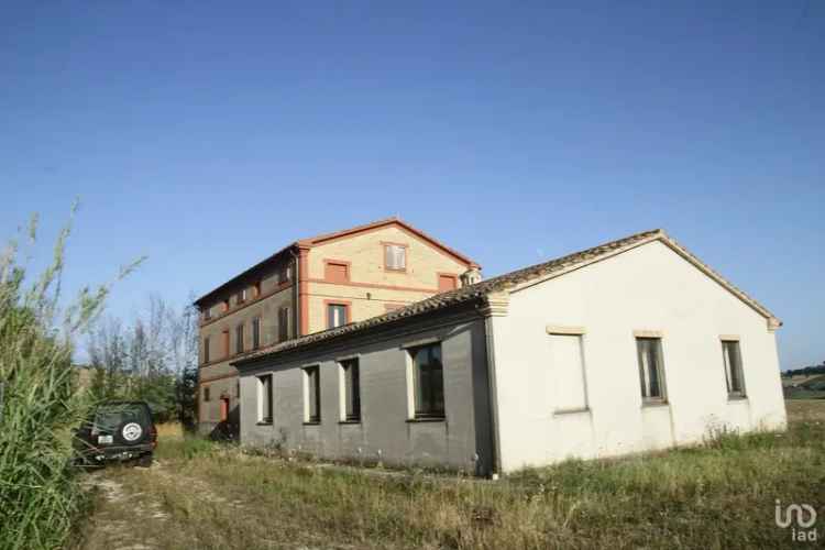 Vendita casa indipendente 7 locali di 288 m² in Treia (62010) - 113752 - iad