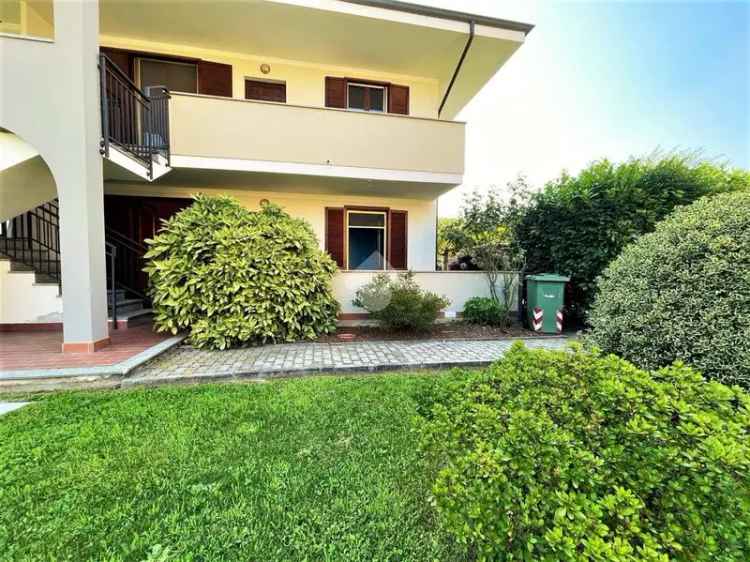 Villa plurifamiliare viale Barrilis 68, Centro, Crescentino