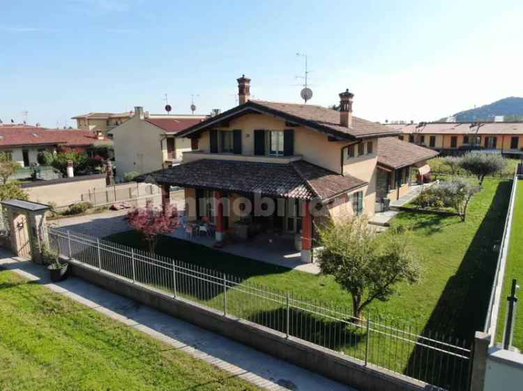 Villa unifamiliare via Crocefisso 60G, Villa Pedergnano, Erbusco