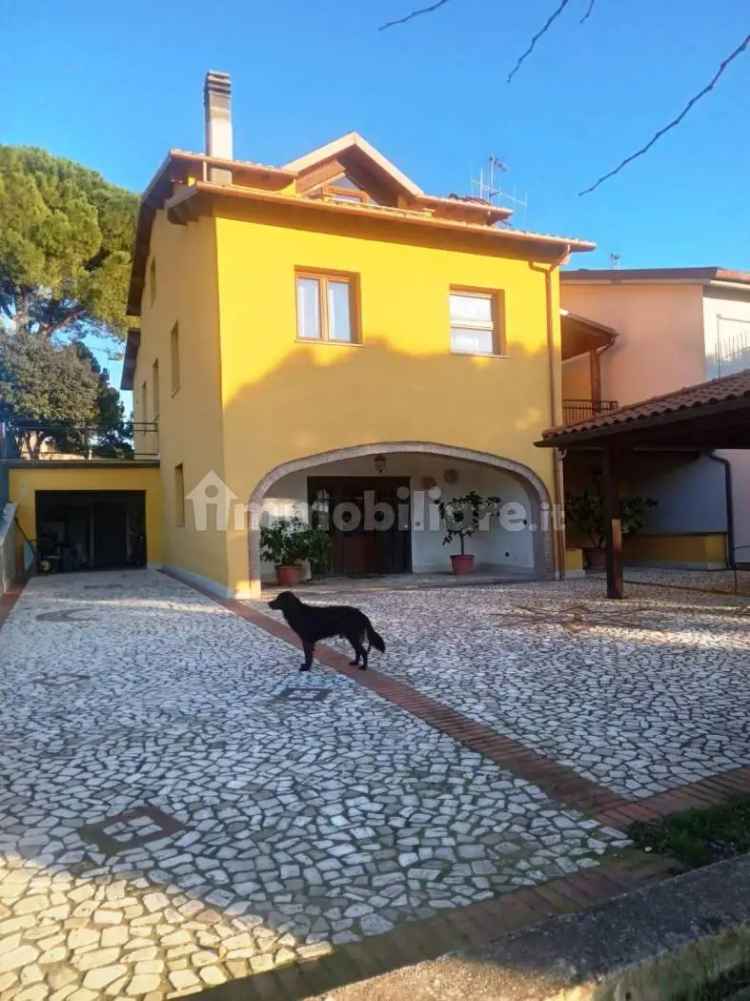 Villa bifamiliare Località Molinelle, San Gemini