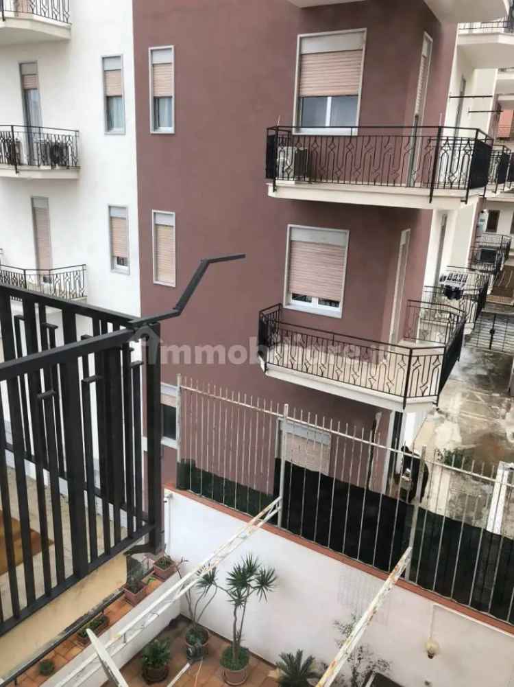 Appartamento via Arona 4, Centro, Castellammare del Golfo