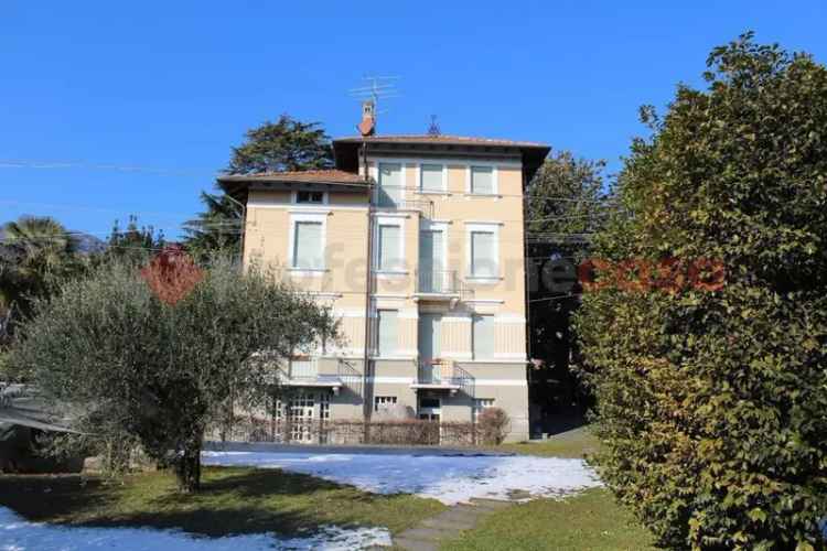 Villa in Mazzini, Lesa, 8 locali, 6 bagni, giardino privato, 450 m²