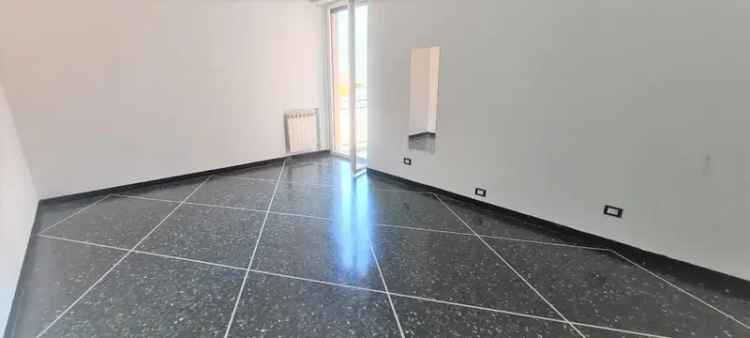 Appartamento in Via Walter Fillak, Genova, 5 locali, 1 bagno, 75 m²