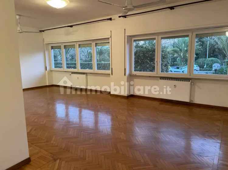 Appartamento viale della Musica 20, Eur, Roma