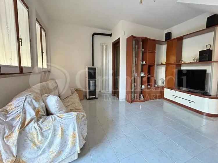 Appartamento in Via JESI 0, Monte Roberto, 5 locali, 3 bagni, 200 m²