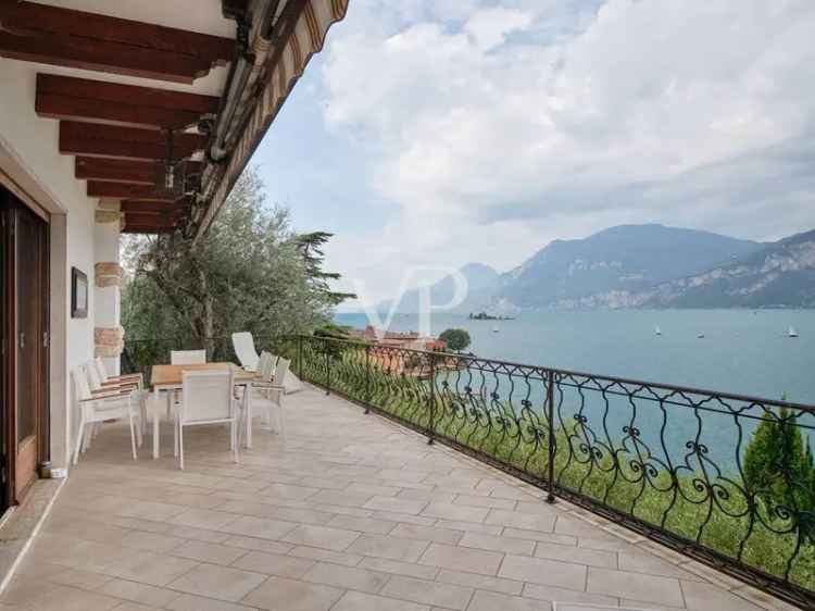 Villa unifamiliare via Gardesana  72, Centro, Malcesine