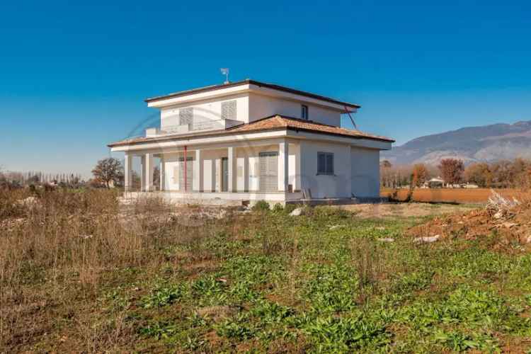 Villa singola in Via Castelluccio, Aquino, 10 locali, 2 bagni, con box