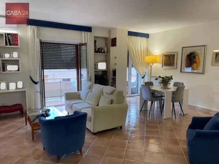 Appartamento in Via duca del Mare, Latina, 5 locali, 2 bagni, 105 m²