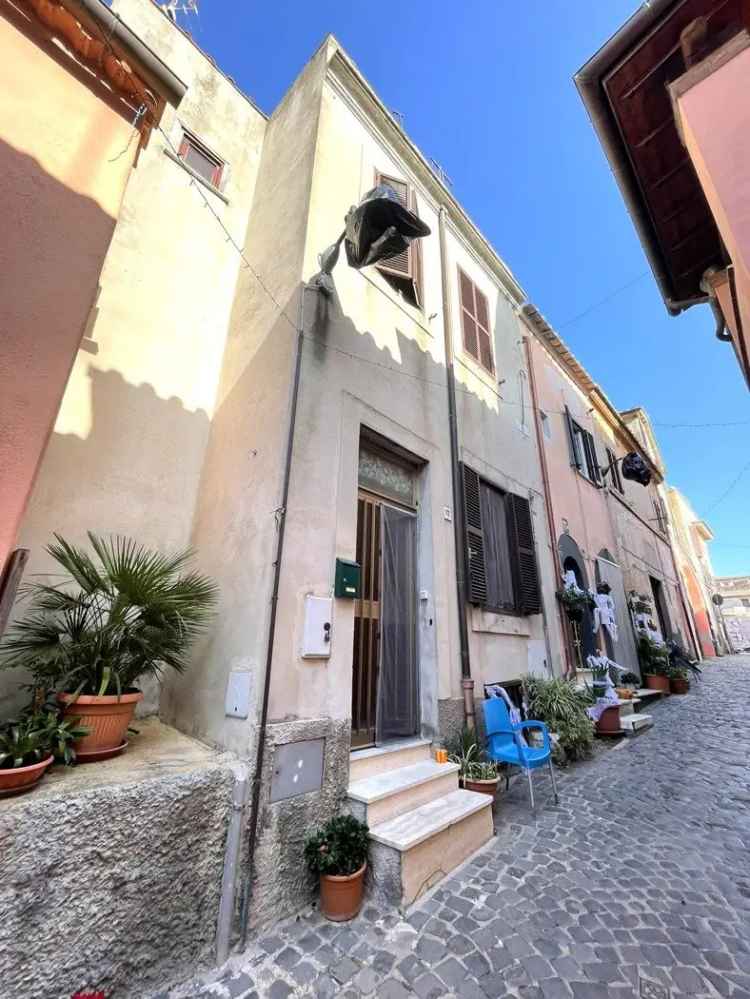 Appartamento in Via Etruria, Cerveteri (RM)