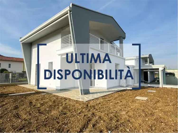 Villa in Via Foscolo 171, Cislago, 5 locali, 2 bagni, giardino privato