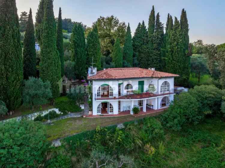 Villa unifamiliare via Porto San Felice 19, Centro, San Felice del Benaco