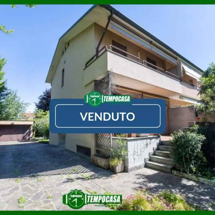 Villa Bifamiliare Ornago Giardino 420mq Box Doppio