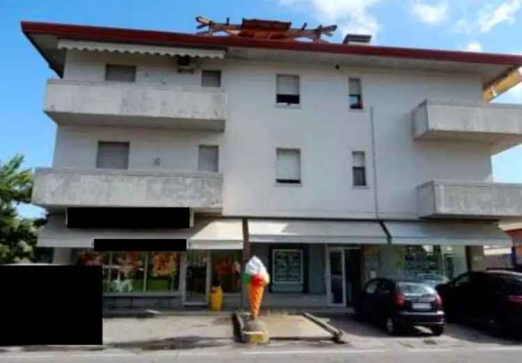 Appartamento in Via Baracca, Spresiano, 6 locali, 2 bagni, garage