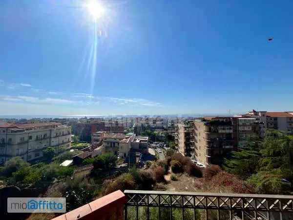 Appartamento In Affitto in Aci Castello, Sicilia