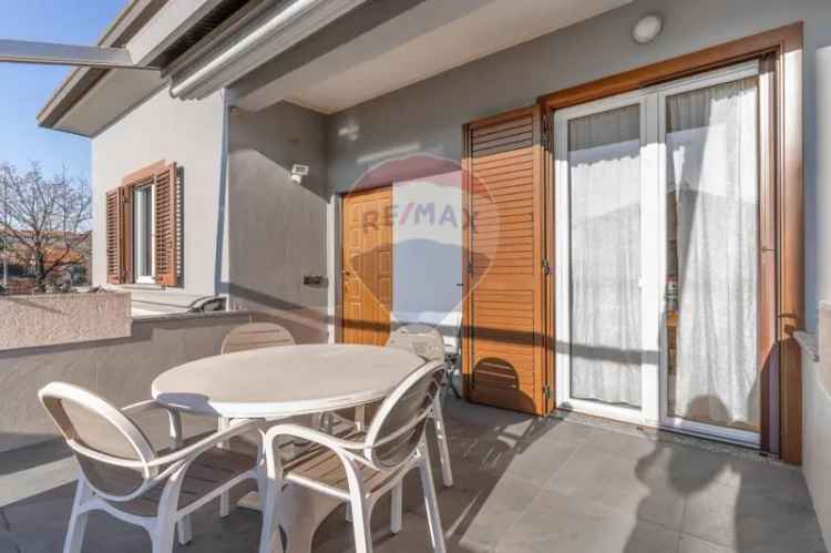 Villa in Via Adige, Rho, 3 locali, 2 bagni, giardino privato, con box