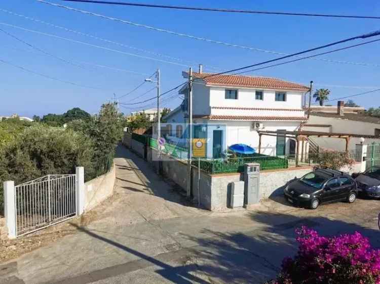 Appartamento in Via Approdo Lido di Noto, Noto, 6 locali, arredato