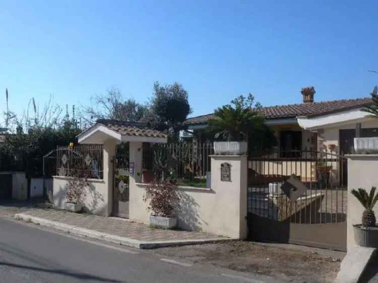 Villa a schiera in Via Colle Capitolino 7A, Anzio, 3 locali, 2 bagni