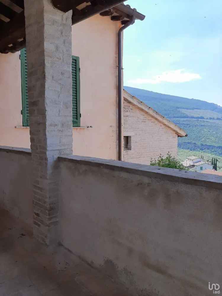 Vendita casa indipendente 0 locali di 140 m² in Foligno (06034) - 58603 - iad