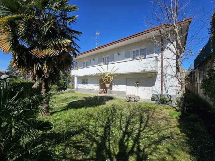 Villa in Prebone, Barzanò, 6 locali, 3 bagni, con box, 742 m²