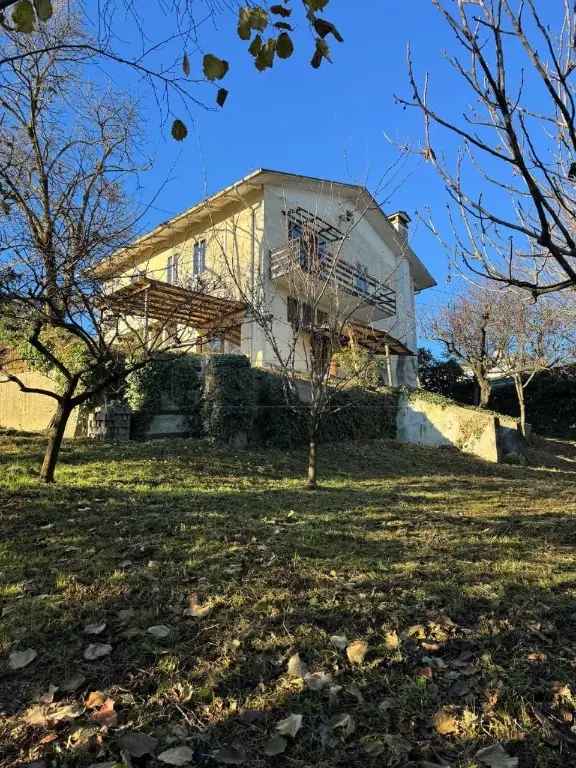 Villa singola 8 locali Arcugnano 238 mq da ristrutturare