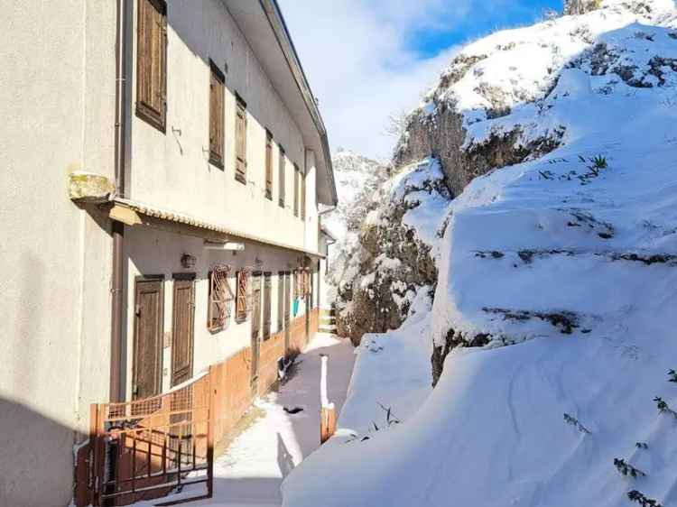 Appartamento in vendita a Roccaraso via Il Castello, 5