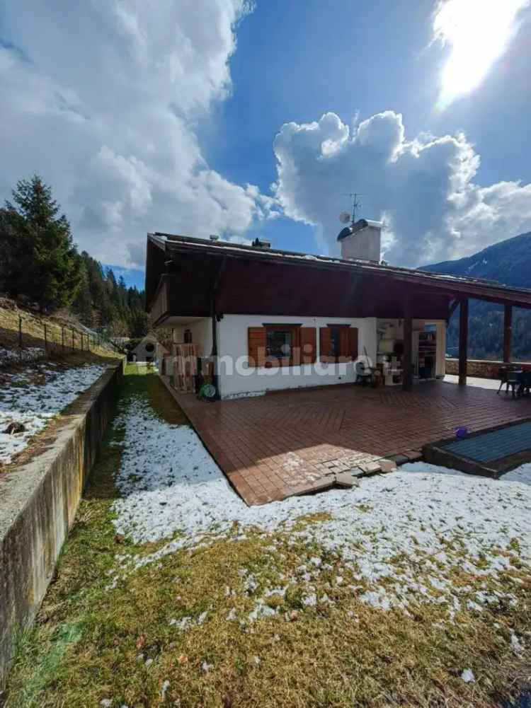 Villa unifamiliare via Riziò, Auronzo, Auronzo di Cadore