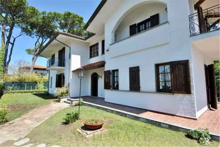 Villa unifamiliare, ottimo stato, 100 m², Centro, Forte dei Marmi