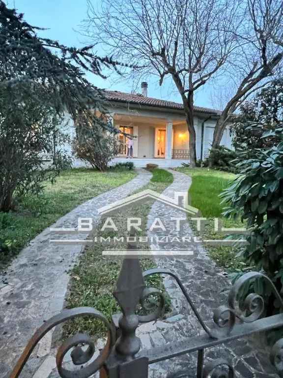 Villa in Viola Camatte 7, Pegognaga, 5 locali, 2 bagni, arredato