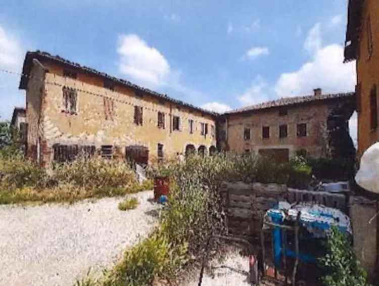 Appartamento in Via Provinciale Est, Nonantola, 8 locali, 191 m²