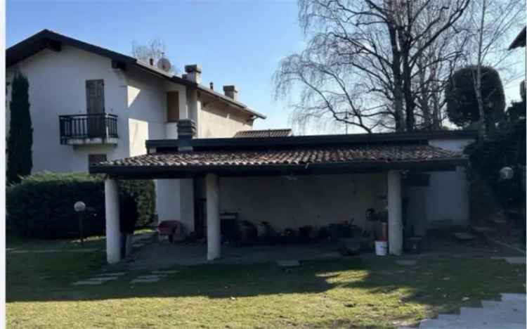 Villa in Via Giovanni Verga, Erba, 24 locali, 2 bagni, 560 m²