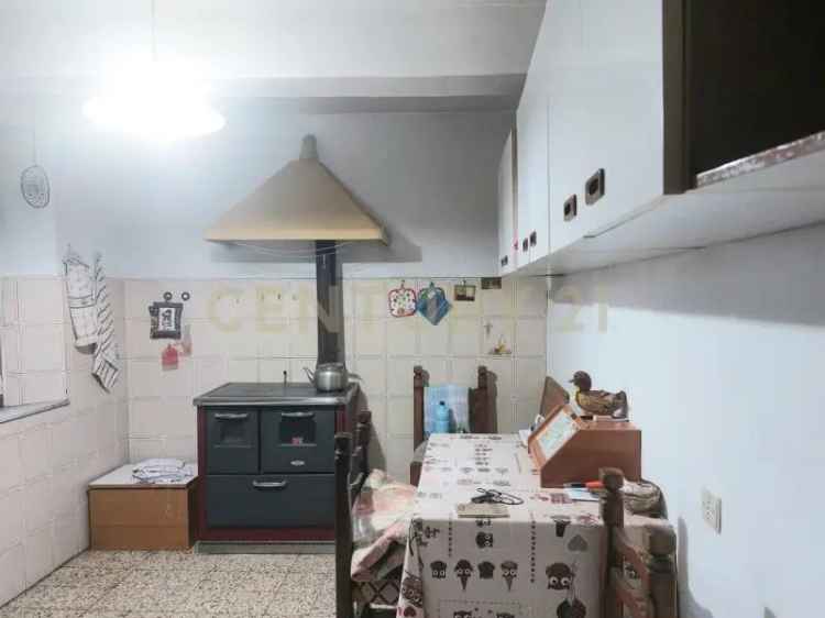 Casa-indipendente in Vendita a Siena di 80 m² con 3 locali