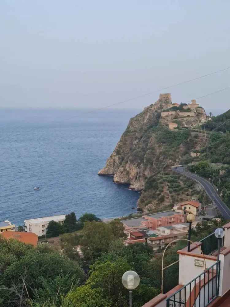 Villa a schiera Galleria Sant'Alessio, Sant'Alessio Siculo