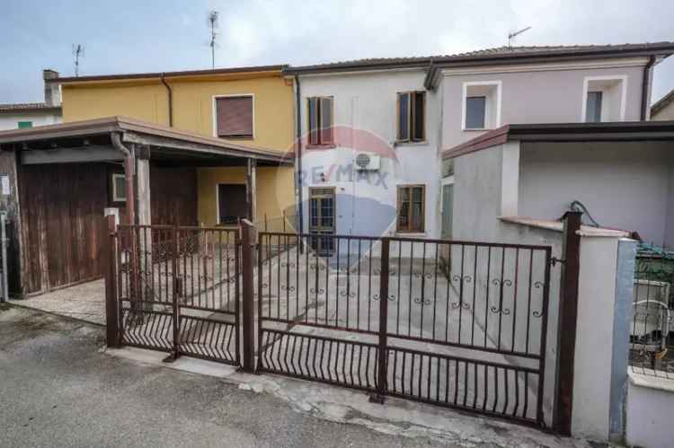 Villa a schiera in Via XXV Aprile, Goro, 4 locali, 1 bagno, 105 m²