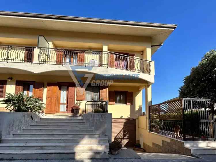 Villa in VIA PAOLO RIO, Siracusa, 5 locali, camino, porta blindata