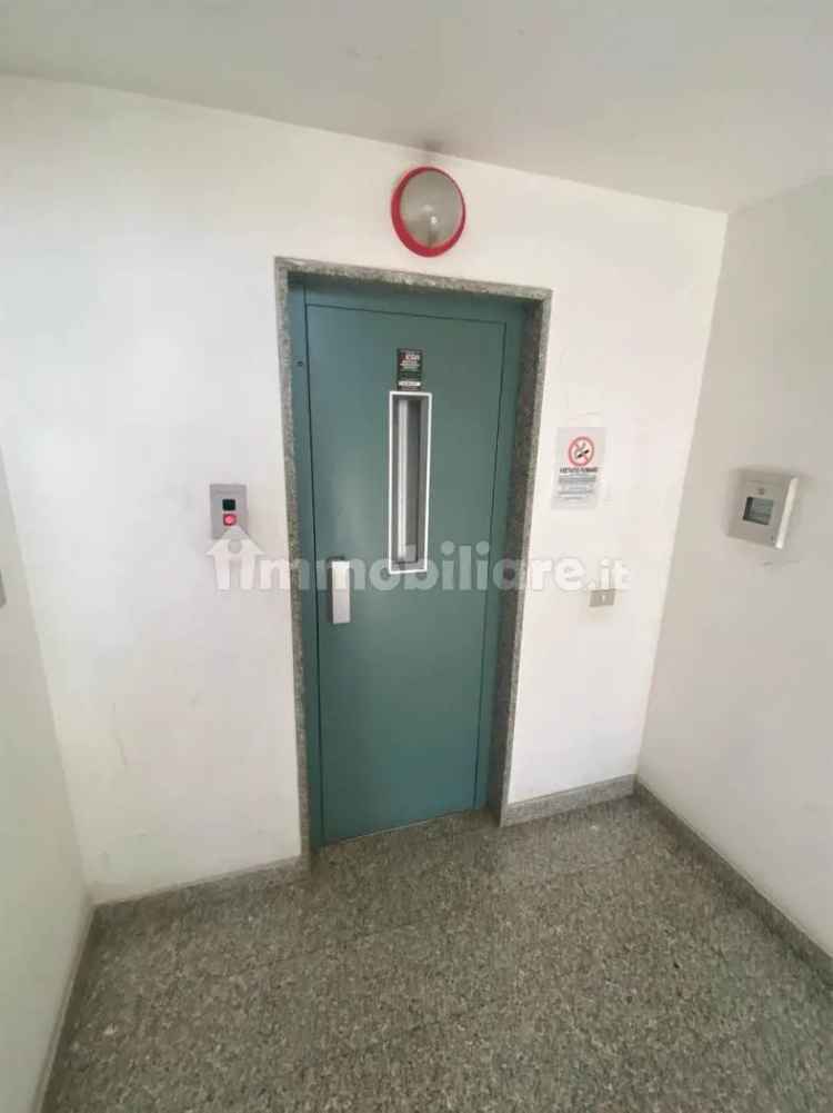 Trilocale viale Salerno 8, Centro, Policoro