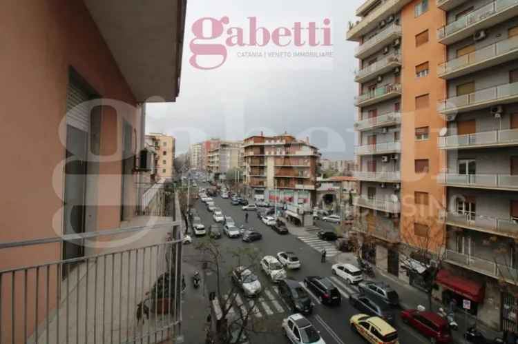 Appartamento in Viale Mario Rapisardi 293, Catania, 5 locali, 1 bagno