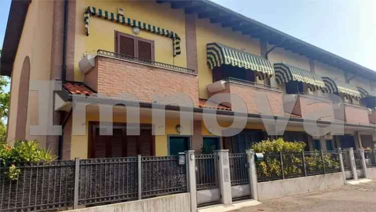 Villa a schiera in Via Magenta, Cesano Maderno, 4 locali, 3 bagni