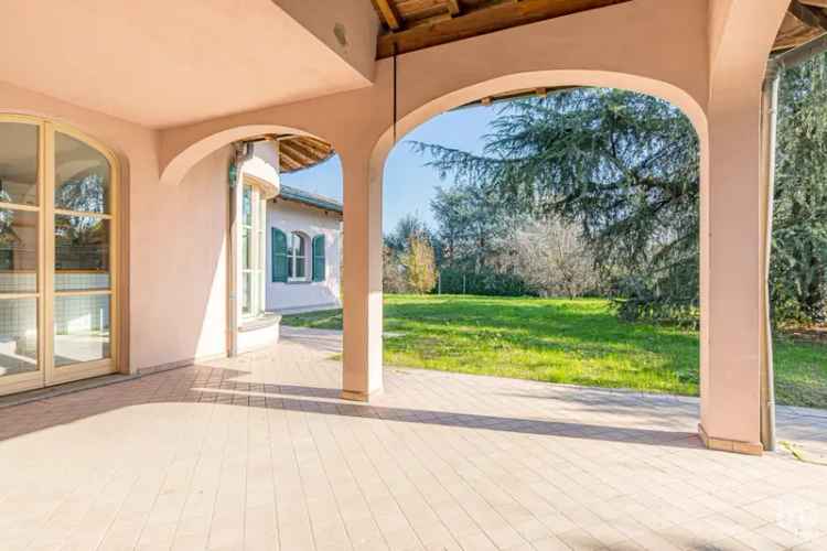 Vendita villa 10 locali di 731 m² in Casnate con Bernate (22070) - 130212 - iad