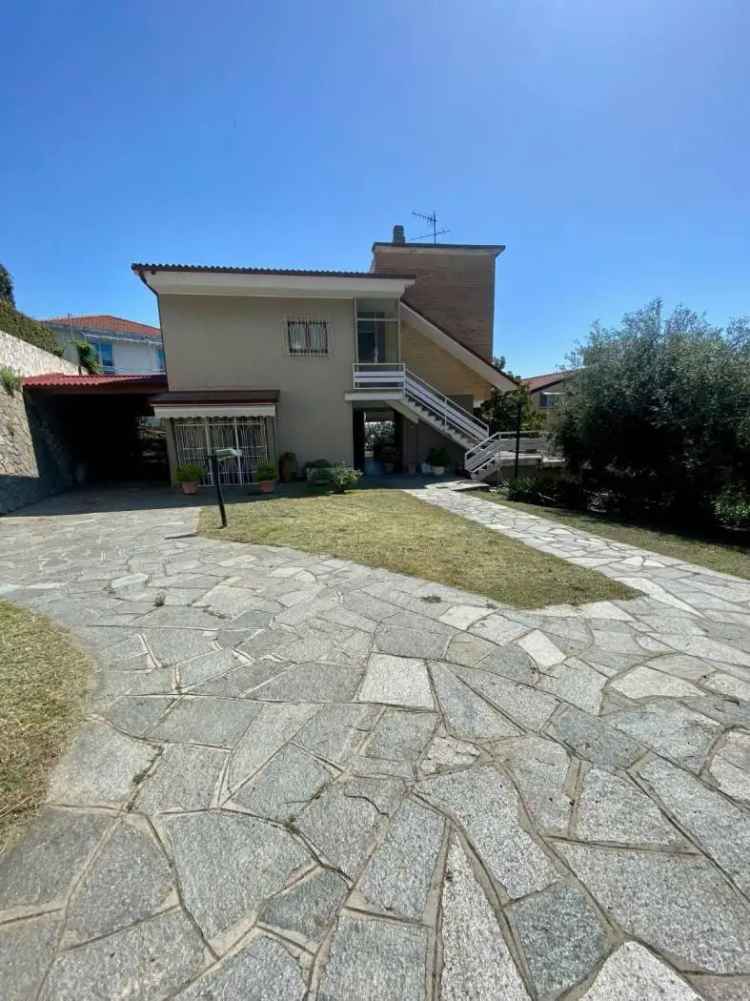 Villa bifamiliare via degli Alpini 66, Centro, Loano