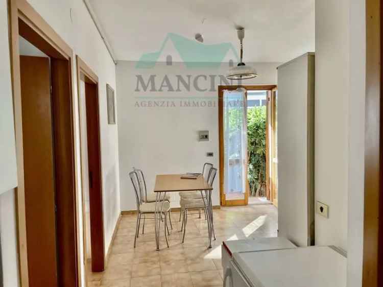 Villa a schiera in URBINO, Numana, 3 locali, 1 bagno, 65 m² in vendita