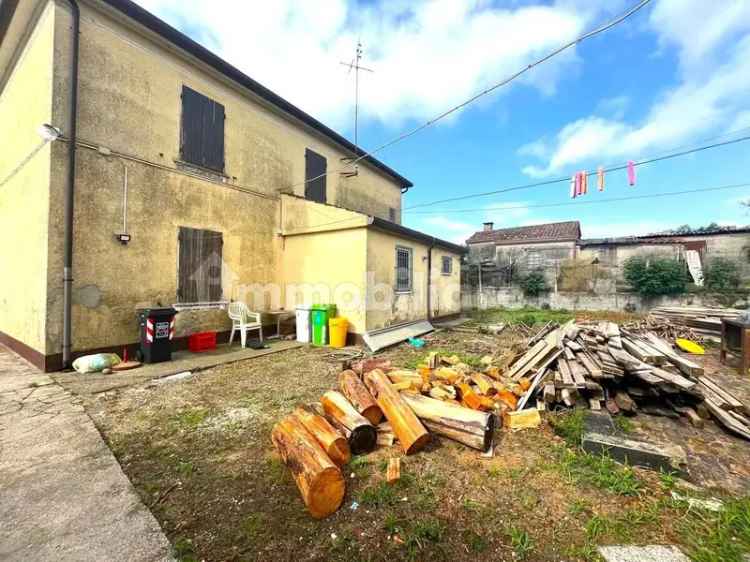 Villa unifamiliare piazza Martiri della Libertà 3, Centro, Rosolina